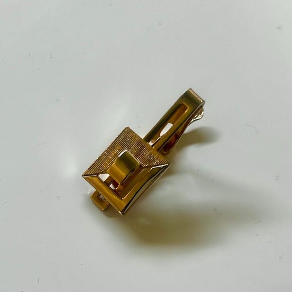 Tie Clip in Gold Tone - Picture 1 of 1
